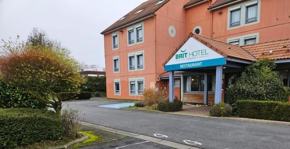 Brit Hotel Confort Cambrai Exterior foto