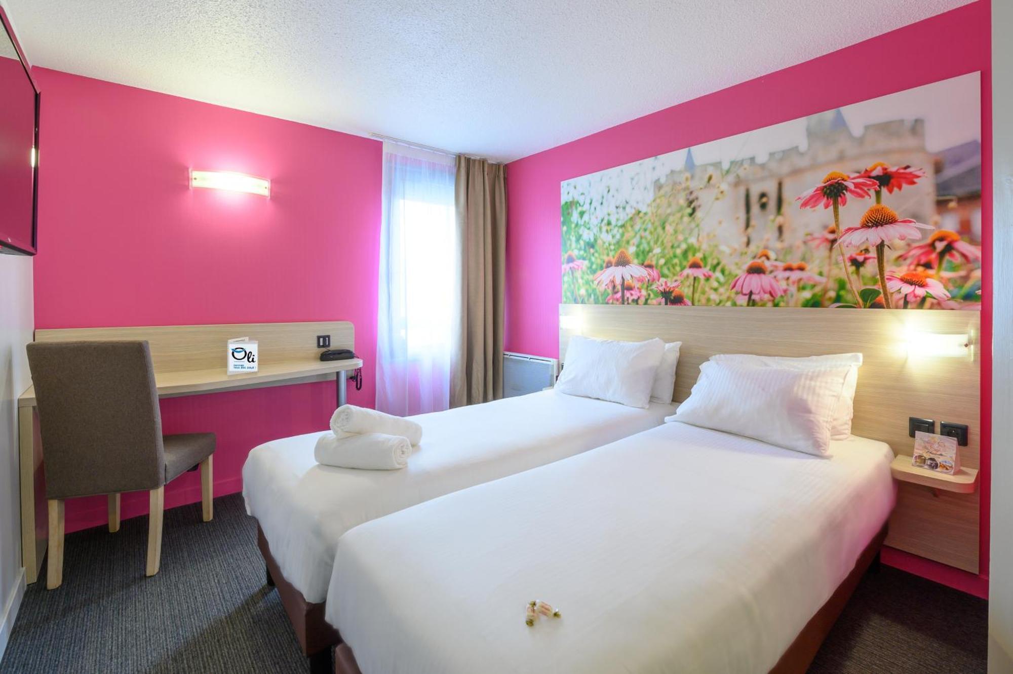 Brit Hotel Confort Cambrai Exterior foto