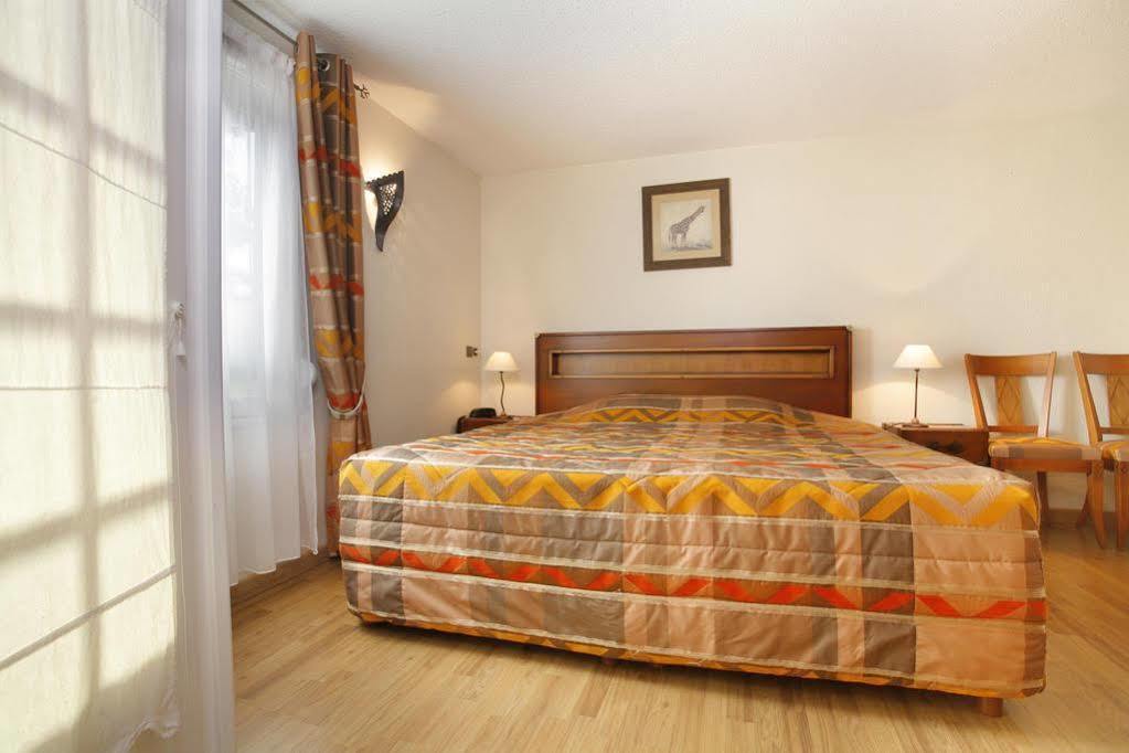 Brit Hotel Confort Cambrai Exterior foto